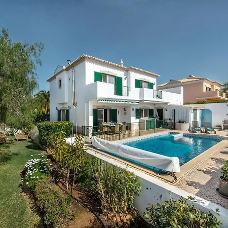 Alcantarilha Villa *